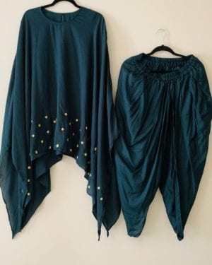 Poncho style top and dhoti pants Size Large 40