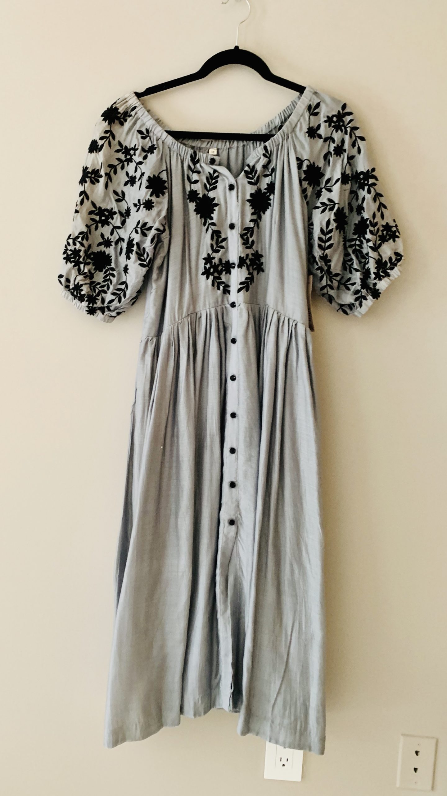 Embroidered western style long dress Size Medium 38 - NetraDesignSolutions