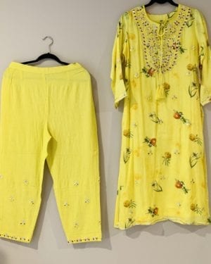 Beautiful floral Kurta set with gota embroidery details Size 40 (L)