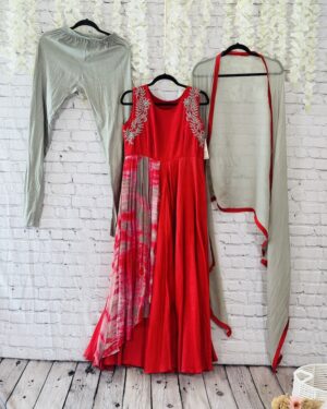 Beautiful Gown Size 40 Large