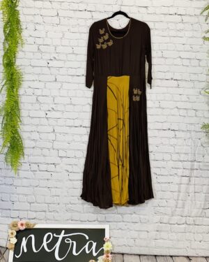 Beautiful embroidered long gown dress Size 42 XL