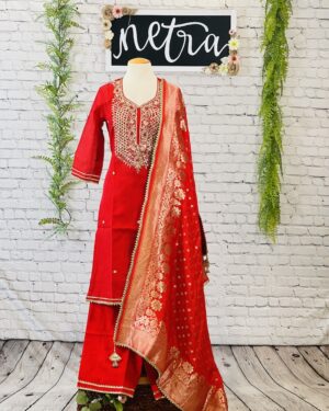 Beautiful gota embroidered kurta set with machine embroidery details Size 40