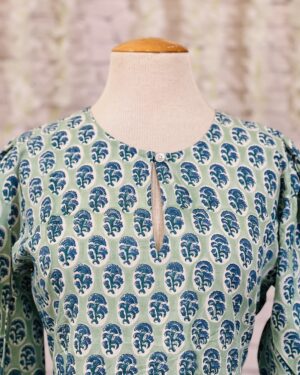 Neerja (नीरजा – "Born of Water") - Light Green Floral Block Print Midi Dress Size 40 Large