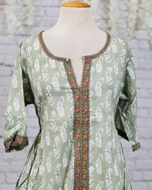 Saanjh  (सांझ – "Dusk")- Light Green Block Printed Midi Dress with a Tie Back Size 44 (2XL)